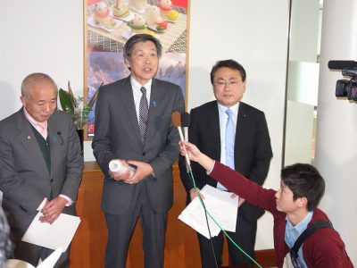 １月２８日　三役が知事に平成28年度県予算に係る要望を行いました！